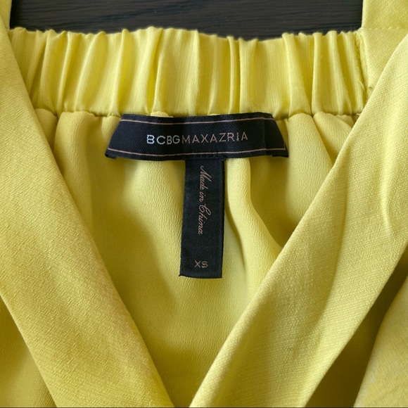 Beautiful yellow dress - Picture 3 of 3